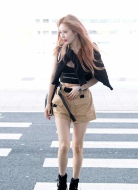 Beige Front Pocketed Shorts | Hyuna