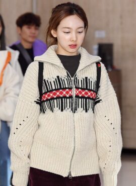 Beige Loose Stand Collar Knit Jacket | Nayeon - Twice