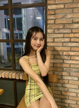 Green Plaid Slim Fit Sleeveless Dress | Miyeon - (G)I-DLE