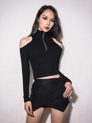 Black Short Sweater With Cut-Out Shoulders