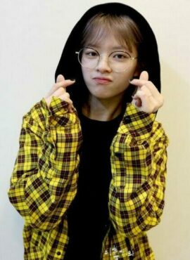 Yellow Hooded Flannel Oversize Jacket | Jeongyeon - Twice