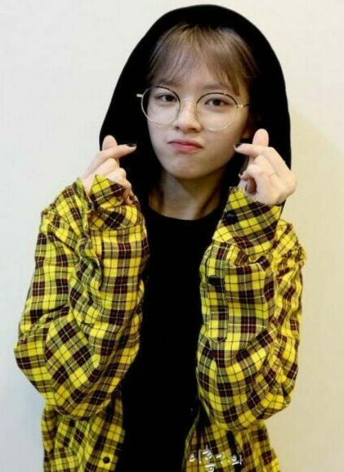 Yellow Hooded Flannel Oversize Jacket | Jeongyeon – Twice