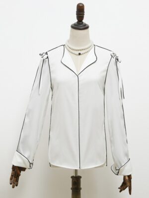 IU Black Outlined White Silk-like Shirt (1)