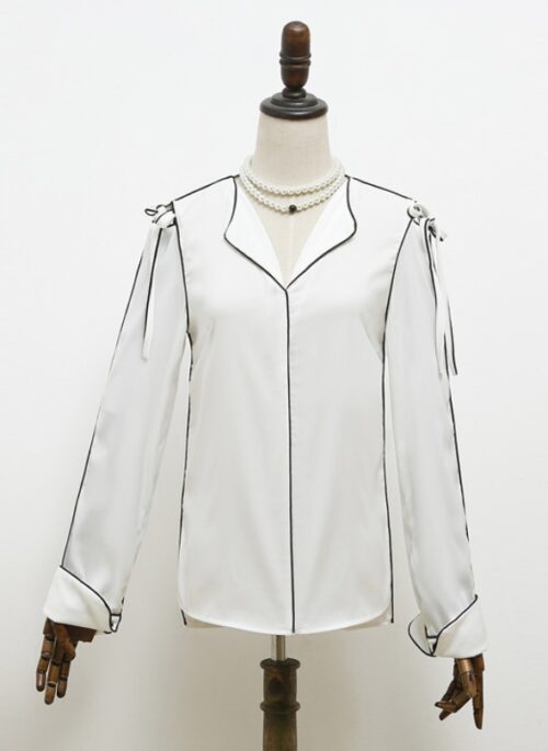 Black Outlined White Silk-Like Shirt | IU