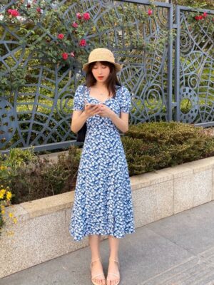 Jisoo Blue Floral Side Slit Dress (4)