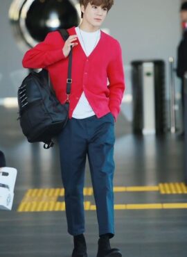 Red Knitted V-Neck Cardigan | Jeno - NCT