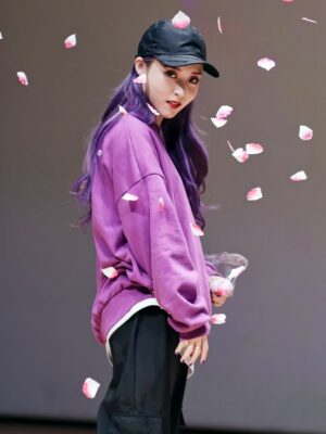 Lilac Loose Round Neck Sweatshirt With Fake Inner Shirt | Moonbyul – Mamamoo