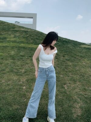 Jennie White Thin SLim Fot Short T-Shirt (1)