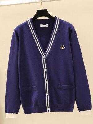 Taeyong – NCT Navy Blue Cardigan With Bee Emroidery (9)