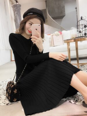 Jennie – BlackPink Black Knitted Dress (4)