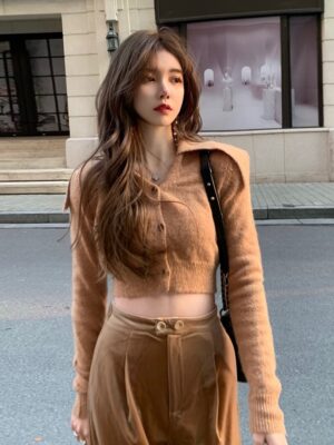 Seulgi – Red Velvet Brown Wide Collar Cropped Cardigan (18)