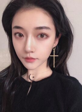 Gold Asymmetrical Cross Earrings | Jennie - BlackPink