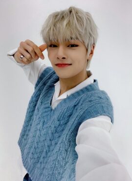 Blue V-Neck Knitted Vest | Jeongin - Stray Kids