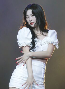 White Puffed Sleeve Hook Dress | Seulgi - Red Velvet