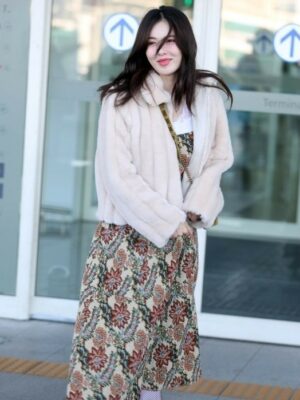 Beige Fur Coat | Hyuna