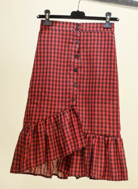 Red Checkered Button Ruffle Skirt | Hyuna