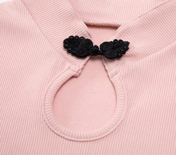 Cut-Out Neckline White Cropped T-Shirt | Jisoo - BlackPink | K-Fashion ...