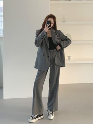 Lisa – Blackpink Grey Suit Jacket And Pants Set (9)