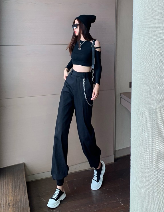 Black Pants With Chain | Lisa - Blackpink | K-Fashion at Fashionchingu