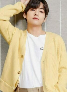 Yellow Buttoned Cardigan | Taehyung - BTS