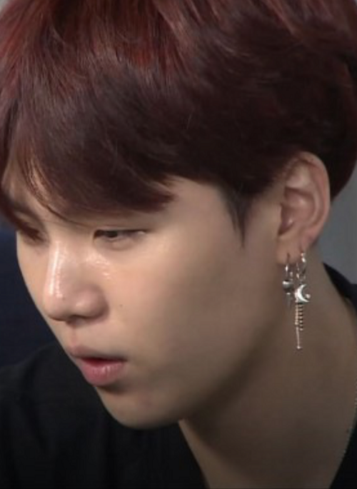 Silver Crescent Moon Earring | Suga – BTS