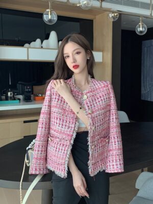 Hyuna – Pink Tweed Jacket (7)