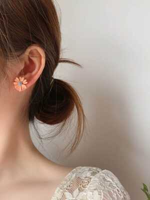 Blue And Orange Asymmetric Flower Earrings Yuqi – (G)I-DLE 5