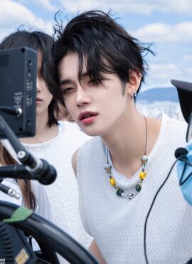 Yellow And Green Smiley Pearl Dice Necklace | Yeonjun - TXT