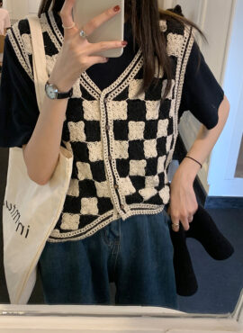 Black And White Check Crochet Vest | Wendy - Red Velvet