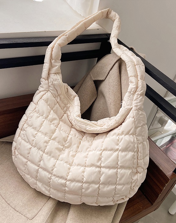 White Textured Bag | Jennie – BlackPink