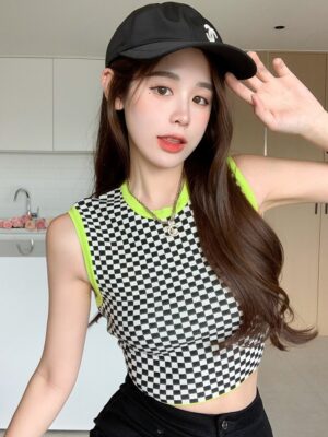 Lisa – BlackPink Black And White Checkered Top (10)