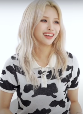 Black And White Cow Pattern Polo Shirt | Soyeon - (G)I-DLE