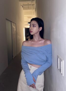 Blue Oblique Shoulder Top | Karina - Aespa