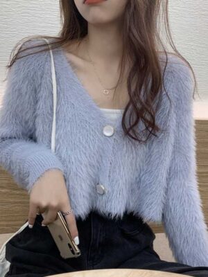 Sihyeon – Everglow Blue Fluffy Cropped Cardigan (11)