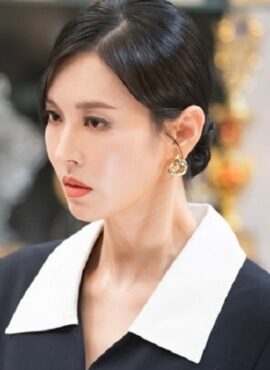 Gold Multi-Hoop Earrings | Cheon Seo Jin - Penthouse