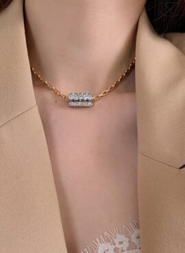 Gold Crystal Roll Necklace | Yeji – ITZY