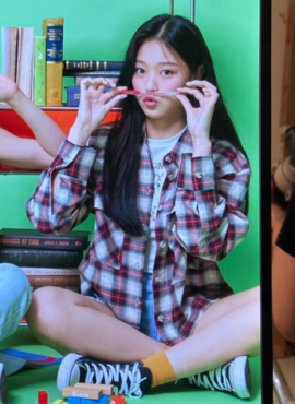 Loose Plaid Long-Sleeved Shirt | Hyunjin – Loona
