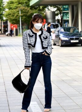 Black Asymmetrical Shoulder Bag | Wendy - Red Velvet