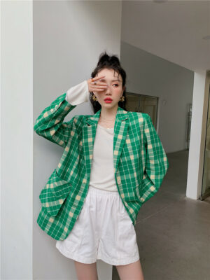 Yeji – ITZY – Green Plaid Suit Jacket 1