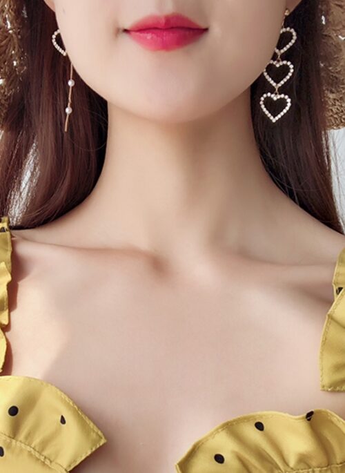 Gold Heart Asymmetrical Earrings | Giselle – Aespa