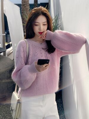 Jisoo – BlackPink Pink Mohair Sweater (8)