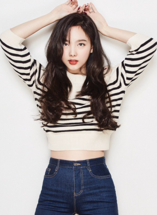 White Striped Loose Sweater | Nayeon – Twice