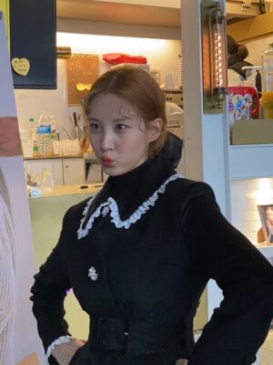 Black Dress With Lace Stitching | Seohyun – Girls Generation