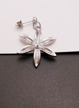 Silver Six-Petal Flower Earring | Taehyung - BTS