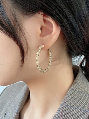 Yeji – ITZ Gold Chunky Loop Earrings (3)