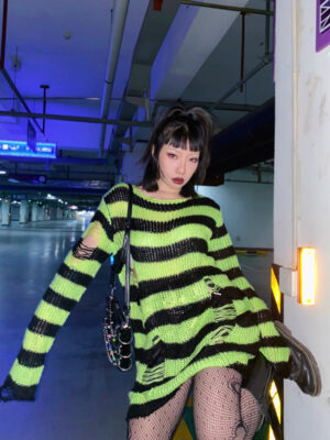 Green And Black Ragged Loose Sweater Taehyun – TXT (4)