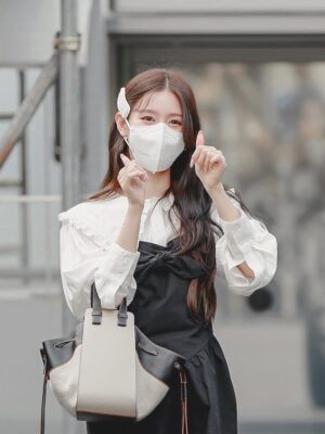 White Doll Collared Blouse | Miyeon – (G)I-DLE