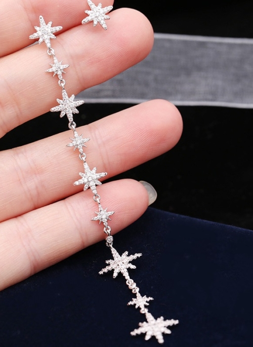 Silver Meteorite Asymmetrical Earrings | Sihyeon – Everglow
