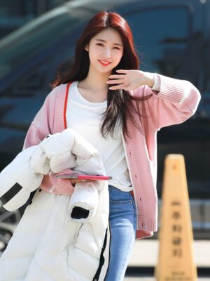 Pink Oversized Cardigan | Sihyeon – Everglow