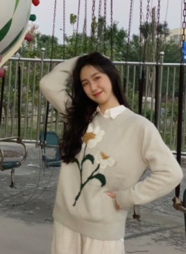Grey Flower Pullover Sweater | Yeri - Red Velvet